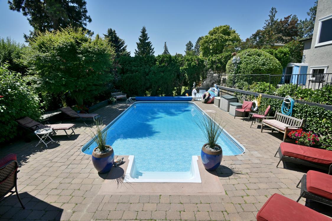 A Touch Of English B&B Kelowna Exterior foto